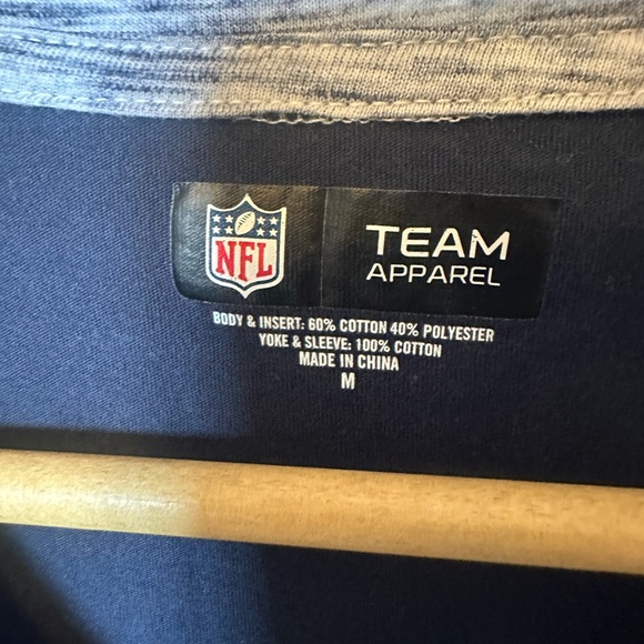 NFL Chicago Bears tshirt. Rhinestone detail, excellent condition. Medium - Picture 3 of 4